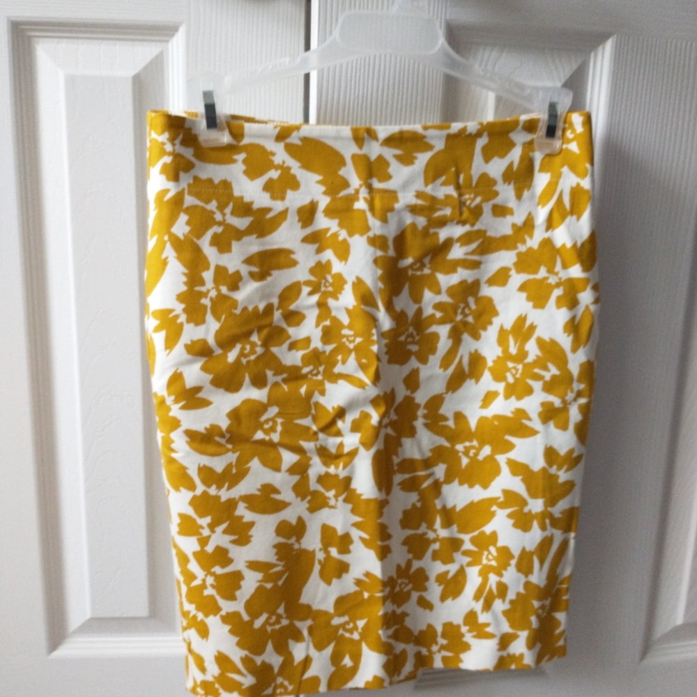 Ann Taylor mustard leaf pencil skirt